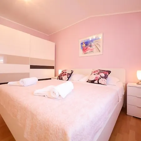 Apartment Apartments 150 M From Beach With Parking Ae1435 Zadar