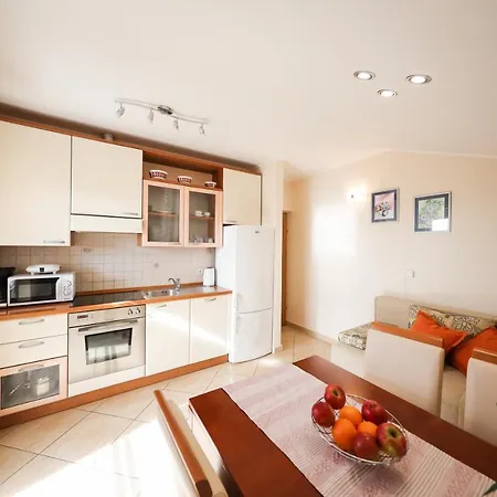 Apartment Apartments 150 M From Beach With Parking Ae1435